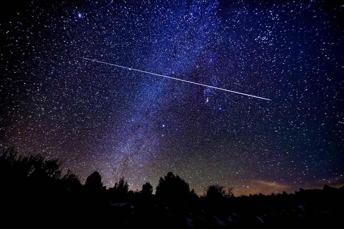 Leonids meteor shower night sky Europe
