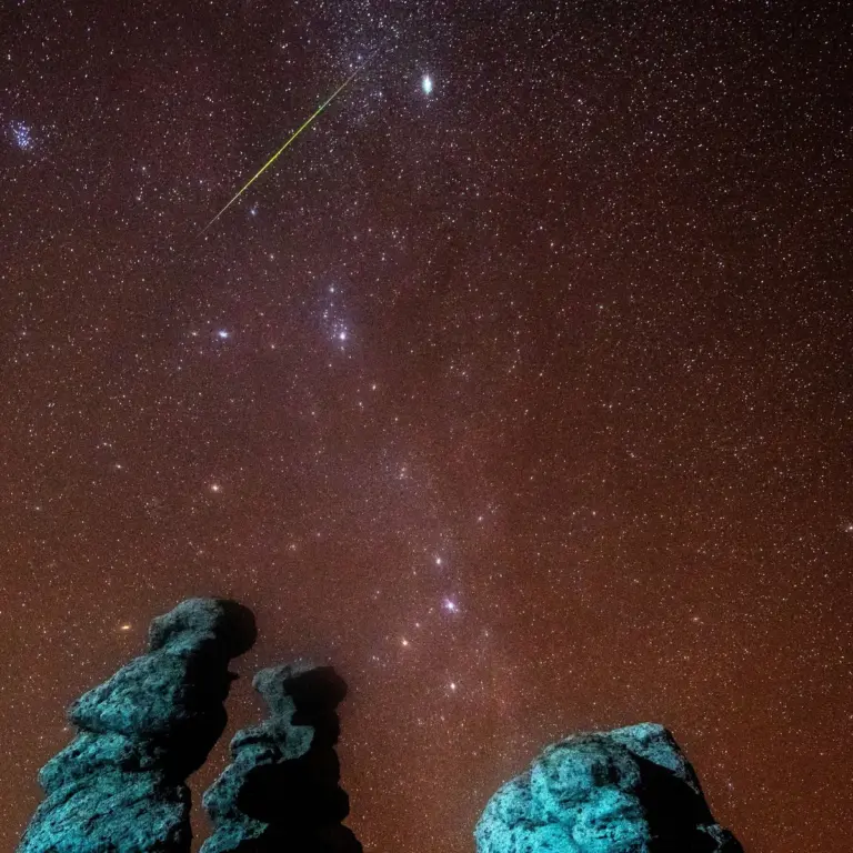 leonids meteor shower over night sky czech republic