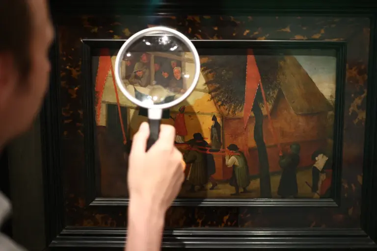 detecting art forgery in paintings