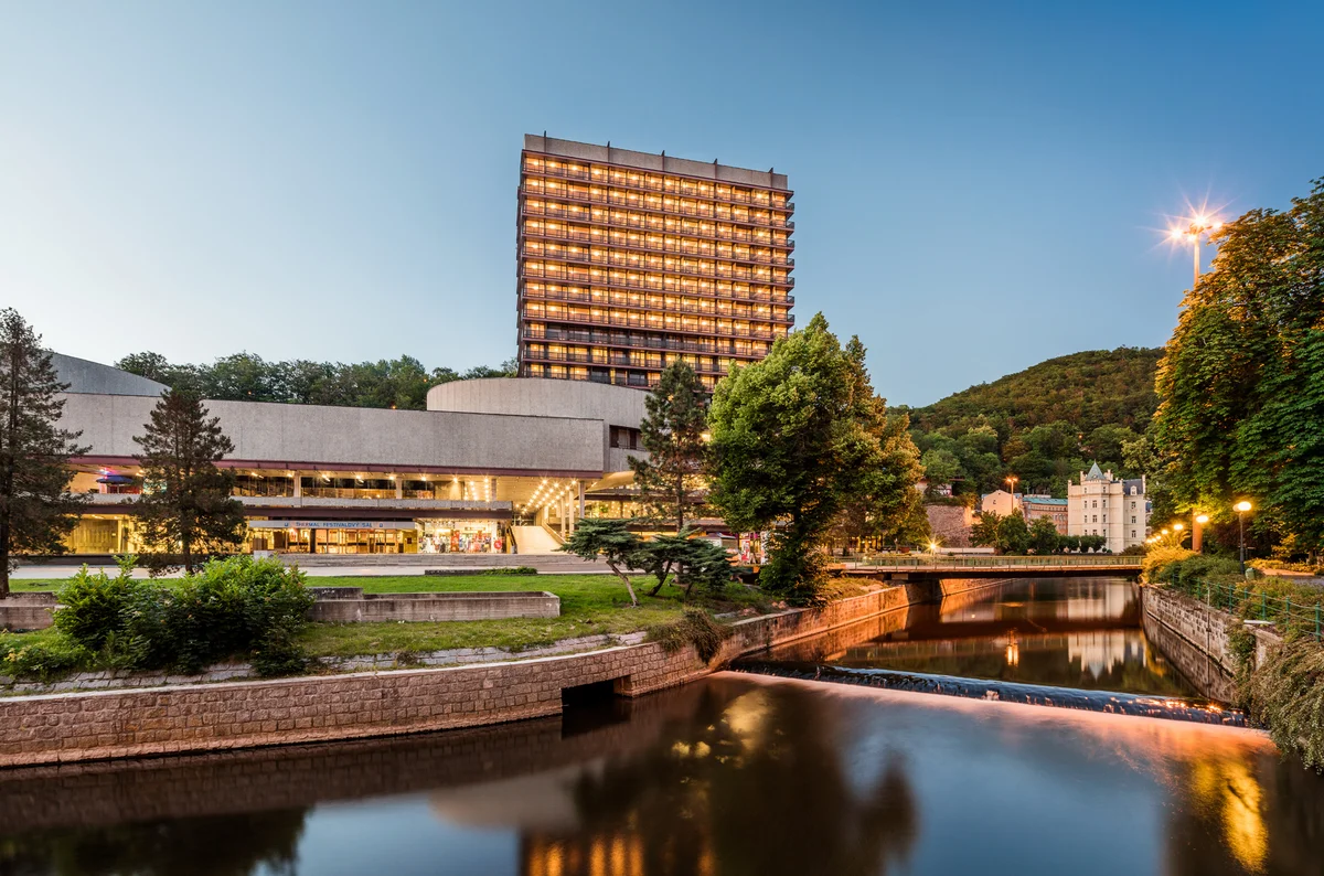 karlovy vary thermal spa november atmospheric