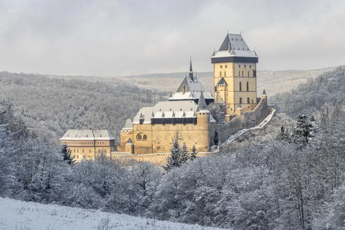 Karlštejn castle autumn mist