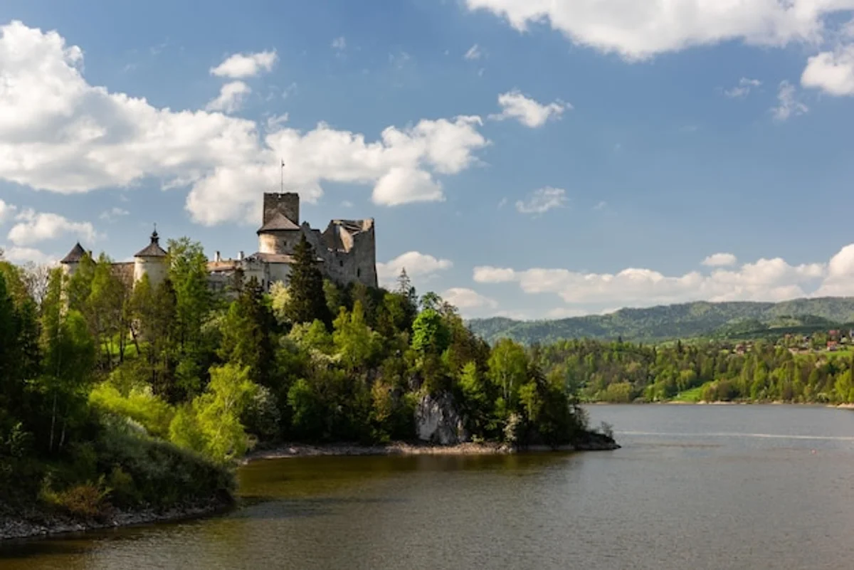 Krivoklat castle fall foliage