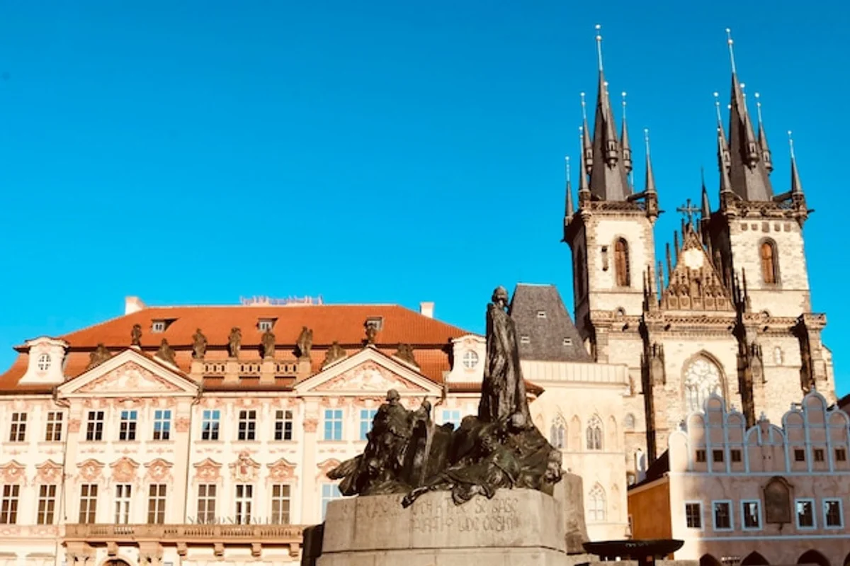 november sky color change over Prague