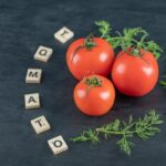 Kdy kousnout rajče, aby mělo nejvíce vitamínů