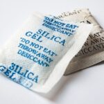 Sůl a silica gel: kombinace, která záchrání vaše hrnečky od vlhkosti