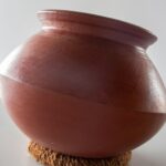 Hlinená cihla v květináči ušetří vodu o 40 procent - trik ze starých zahrad