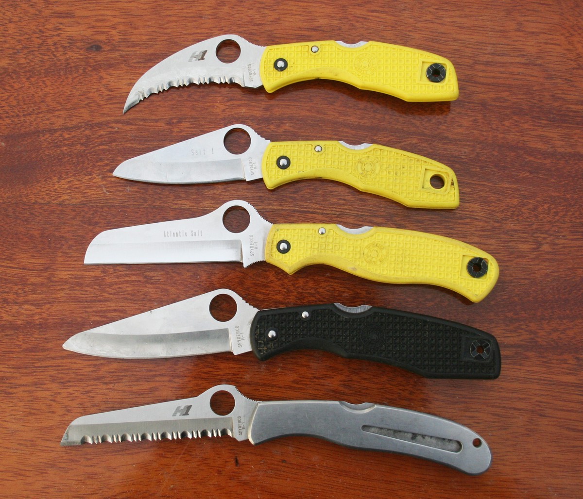 Nůž namáčený v soli: proč садоводы řežou rajčata právě takto