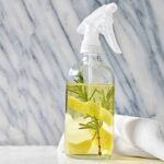 Ocet a soda v postřiku: přírodní hubitel plísní bez chemie