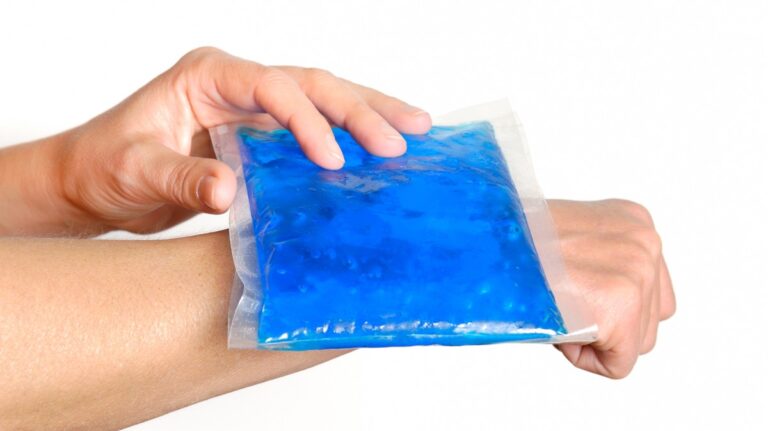 Použitá chladící gelová balení do zahrady: co se stane, když je zakopete