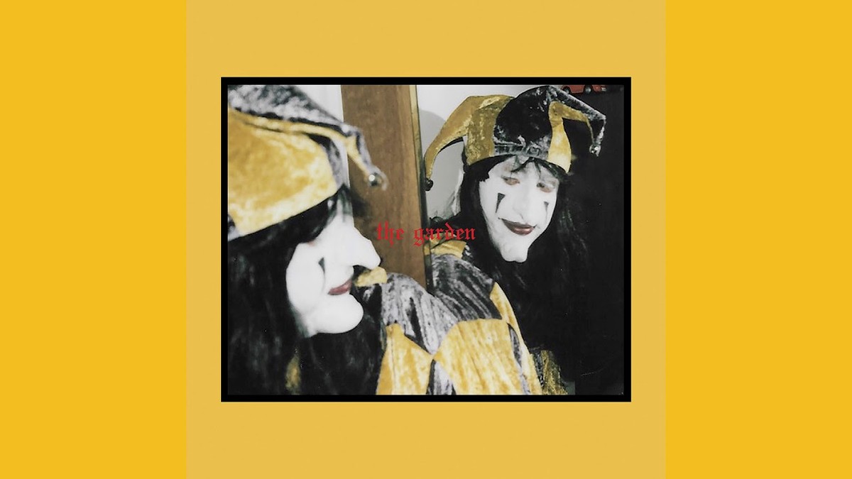 Slupka z banánu na květinách? Zahradníci vědí, co udělá za týden - image 2