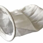 Staré ponožky naplněné pískem – geniální návnada na slimáky