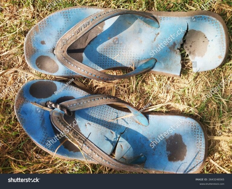 Starý pantofle jako sběrač plevelů: jak trik funguje na trávníku