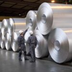 Hliníková fólie za květináč zajistí světlo tam, kde nic neroste