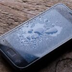 Rozbitý telefon? Rýžový obřad zachrání vám peníze za opravu