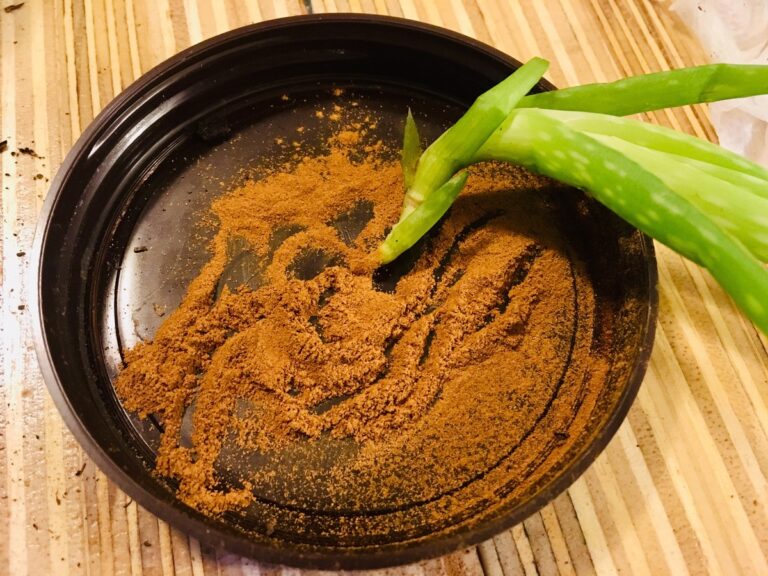 Skořice na zeminu: starý trik proti plísním v květináčích