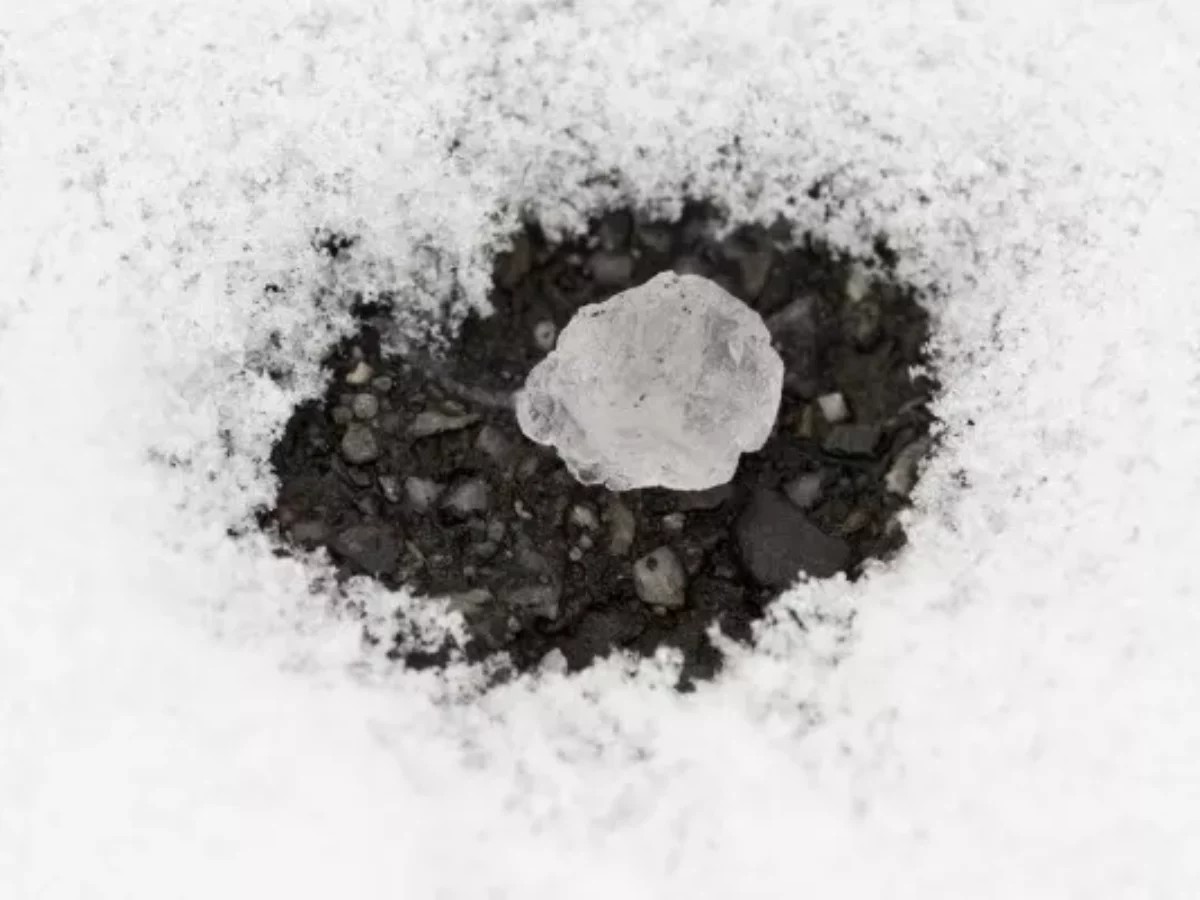 Sůl na cestě: levnější alternativa než komerční přípravky proti mrazu - image 1