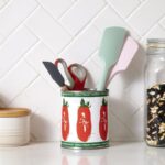 Papírová role na zeleninu: geniální stojan na rajčata za pět korun