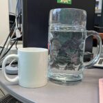 Staré půllitry jako zavlažovací systém pro prázdniny - jednoduché a bezplatné